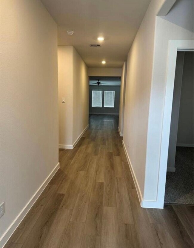 Building Photo - 6322 Buffalo Bnd Ln