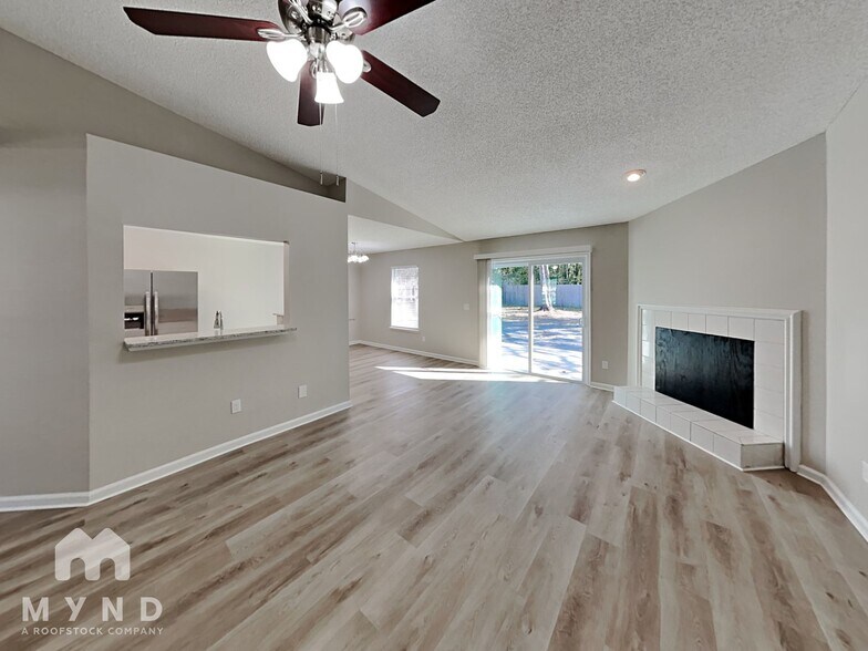 Building Photo - 6549 Arancio Dr W