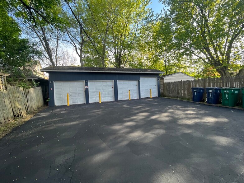 Building Photo - 1899 Hertel Ave