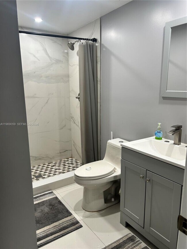 Building Photo - 3633 SW 12th Ct