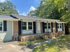 Building Photo - 32 King Arthur Ct
