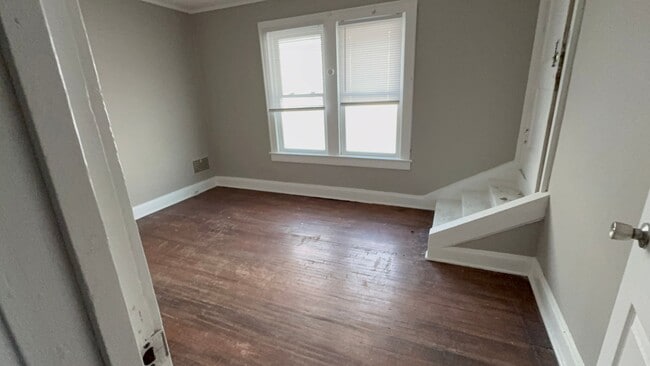 Building Photo - 954 Heyl Ave.