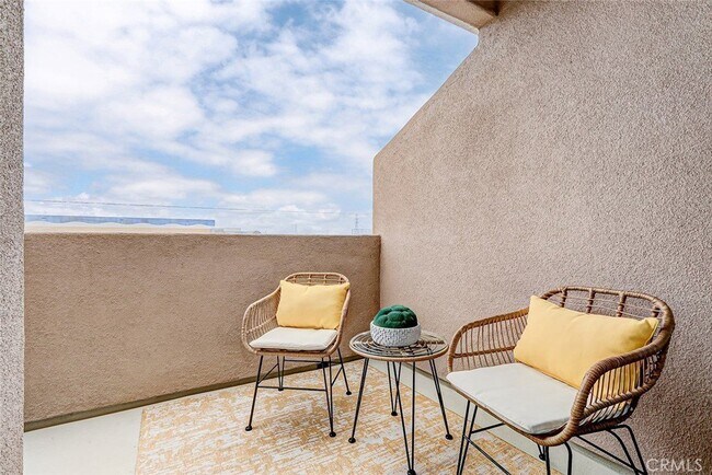 Building Photo - 2750 Artesia Blvd