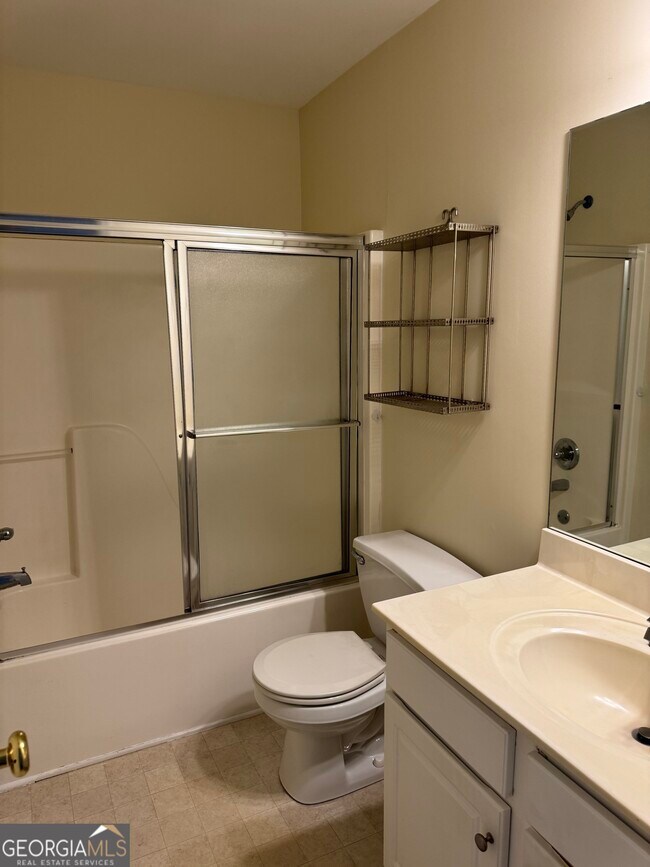 Building Photo - 135 Logmont Trace