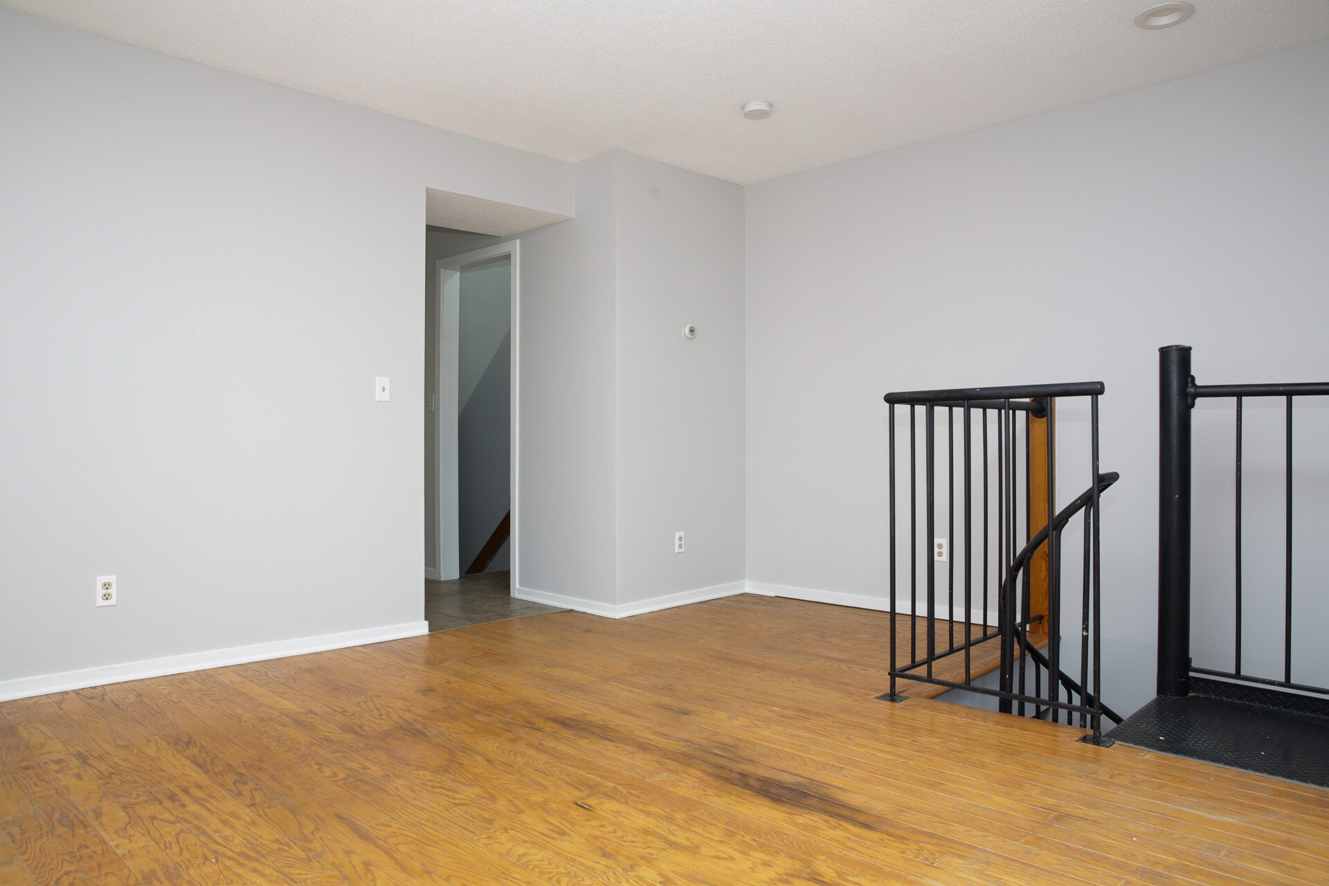 Building Photo - 23 Compton St