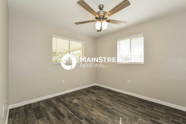 Building Photo - 3 Bedroom Pet-Friendly Home in Cape Coral,...