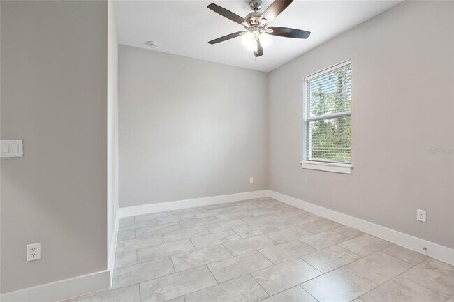 Building Photo - 1250 Papillon St