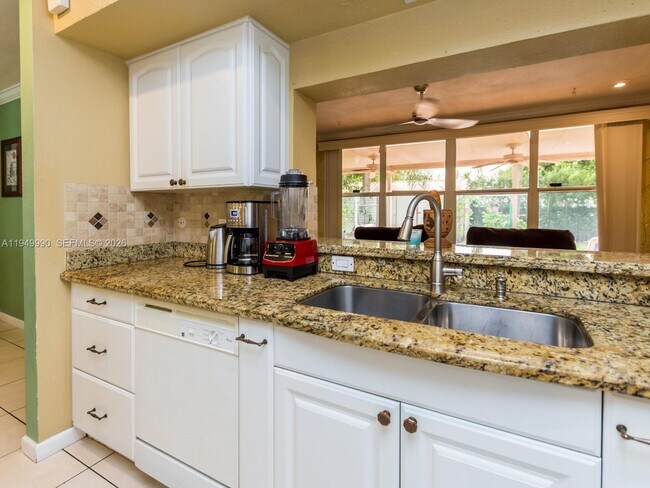 Building Photo - 5524 Garfield St