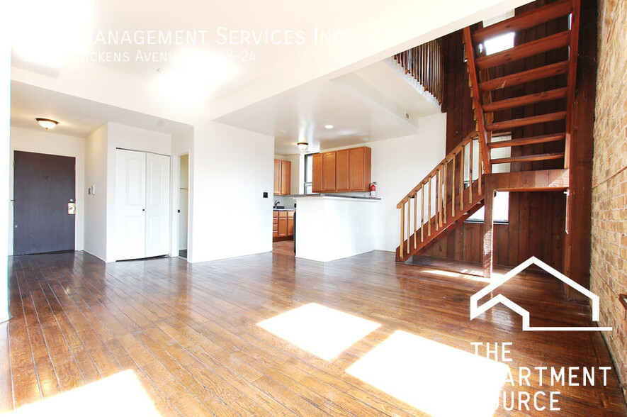 Building Photo - 1048 W Dickens Ave