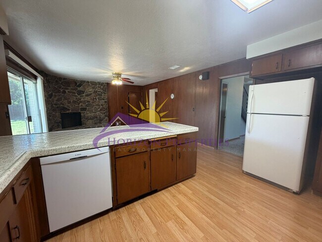Building Photo - 3 Bed 2.5 Bath 2,027 sqft Fair Oaks Home with bonus office