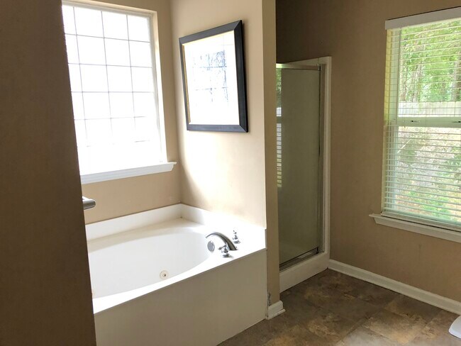 Building Photo - 5293 Cottage Cir