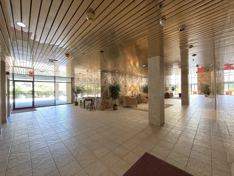 Building Photo - 2500 Mystic Valley Pky