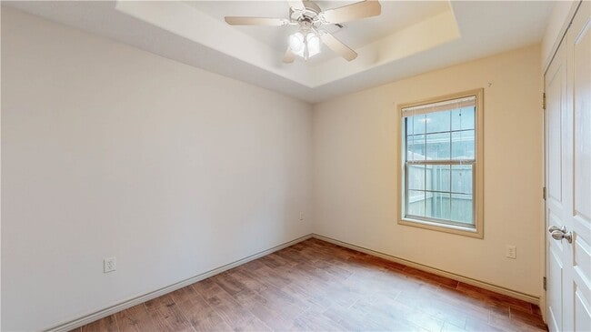 Building Photo - 115 Richards St