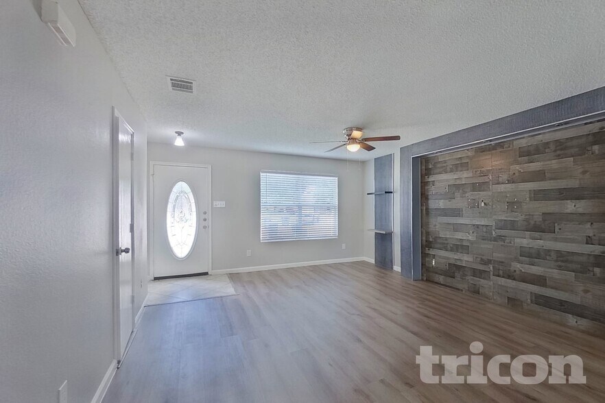 Building Photo - 6209 Winnebago Ct