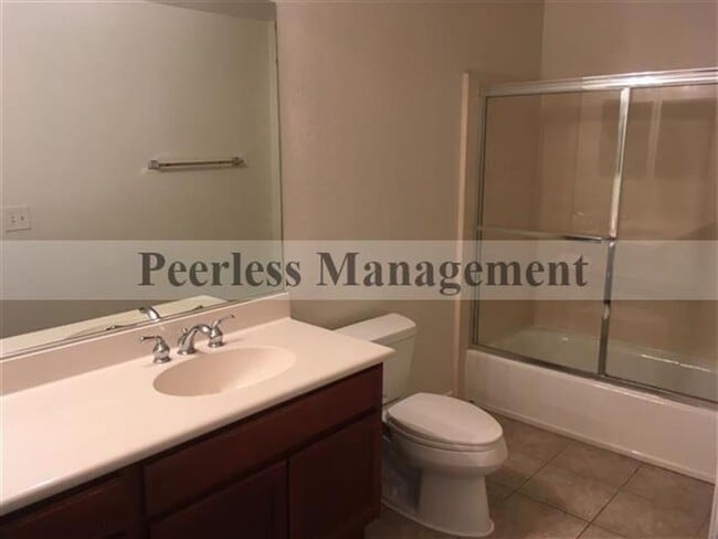 Building Photo - Beautiful 2BD/2BA Condo in Gated Complex - Many Amenities, Available Now!!!