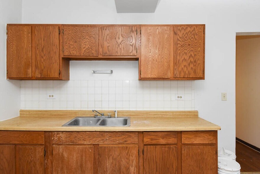 Building Photo - 3149 W Medill Ave