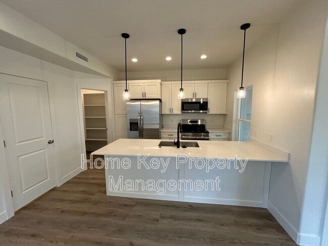 Building Photo - 1549 Mead Ln