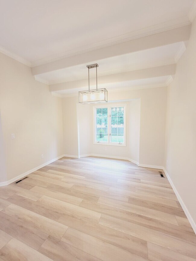 Building Photo - Lots Of New in Marlborough Manor w/ 3 Car Garage