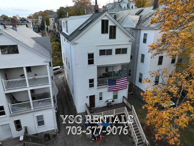 Building Photo - 9 Sunset St