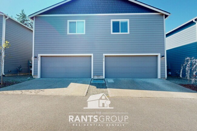 Building Photo - Great Location! Easy JBLM Commute!