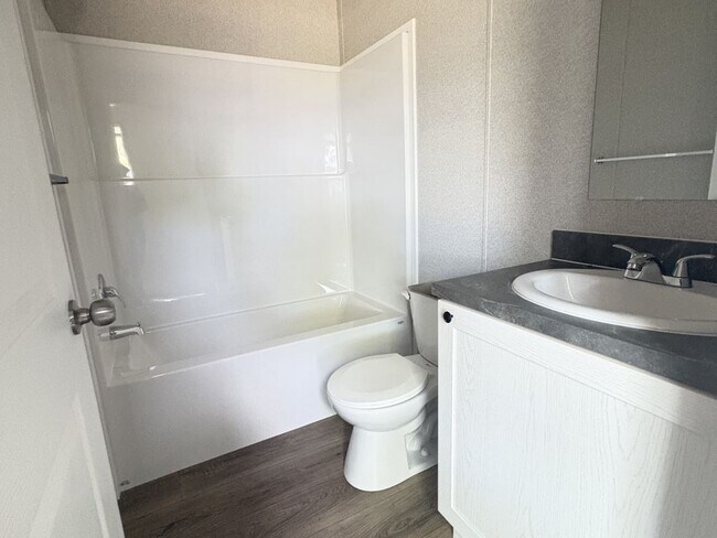 Building Photo - 4514 San Juan Dr S