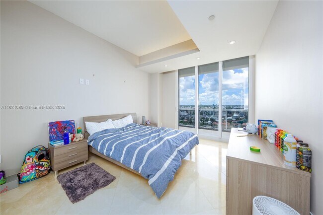 Building Photo - 9559 Collins Ave