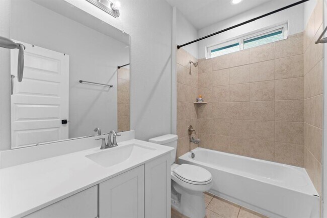 Building Photo - 40560 Goldeneye Pl
