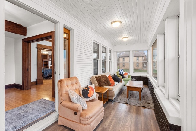 Building Photo - 1136 Fond Du Lac Ave