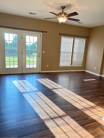 Building Photo - 26 Spring Crossing Cir
