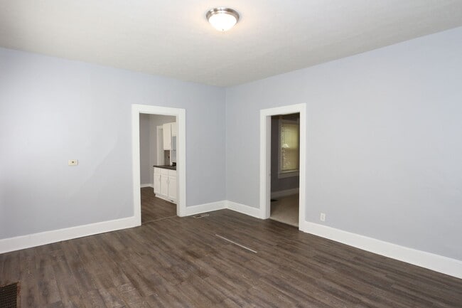 Building Photo - 2 Bedroom Indianapolis House!