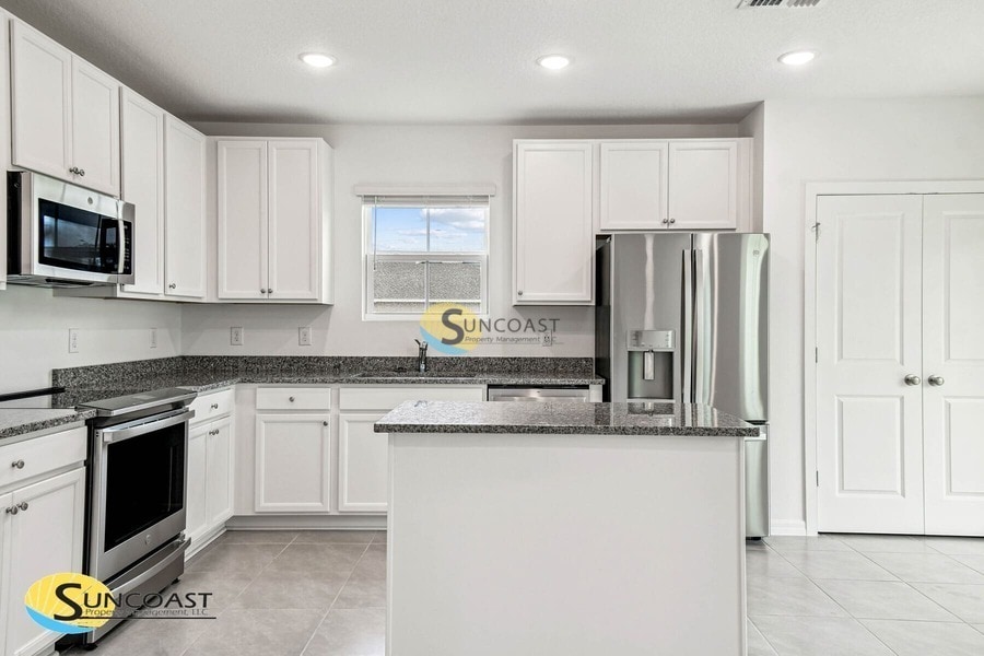 Building Photo - 8271 N Wakefield Dr