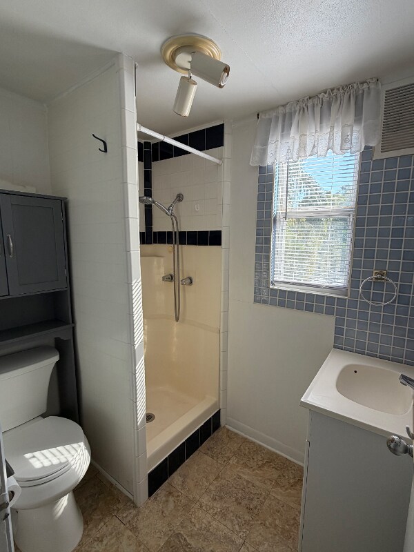 Building Photo - 1304 17th Ave N