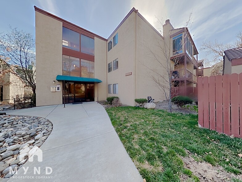 Primary Photo - 1000 Beck St