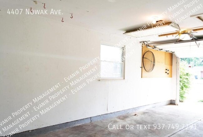 Building Photo - 4407 Nowak Ave
