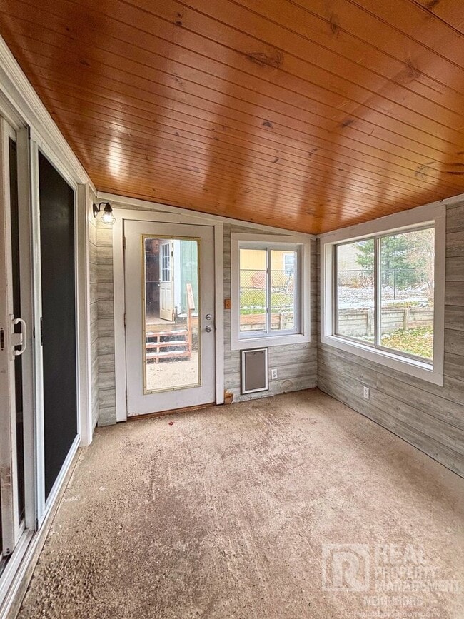 Building Photo - Spacious 2 Bed, 1 Bath Home in Alto, MI