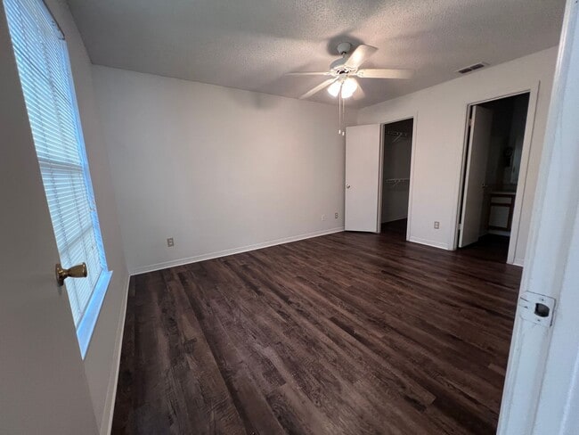 Building Photo - Ground floor unit in Tradewinds