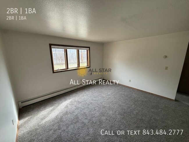 Building Photo - 533 N Price-2