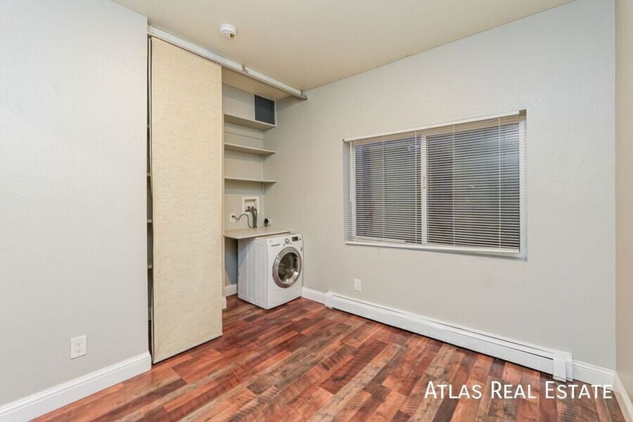 Building Photo - 406 S 10th St
