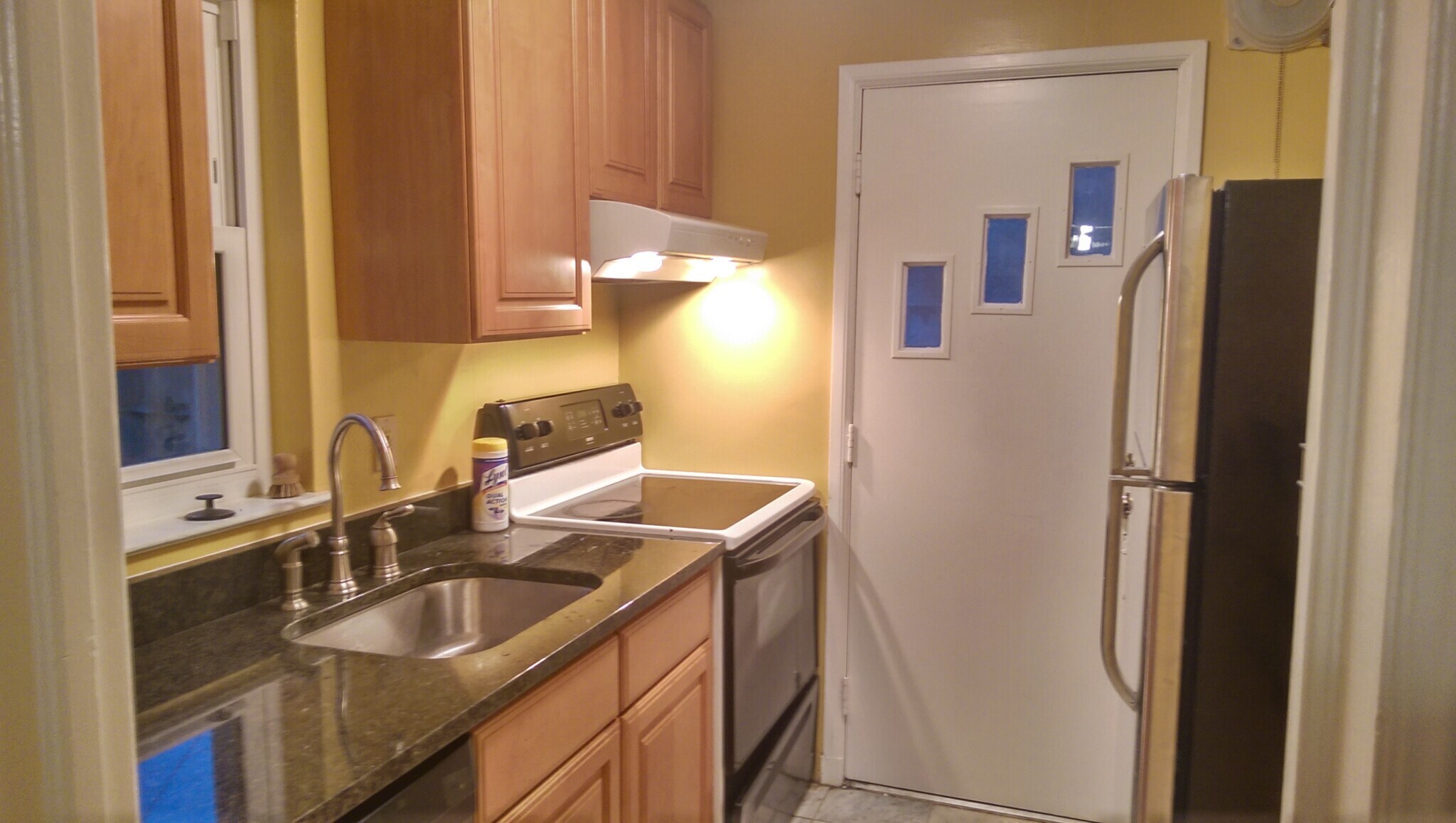 Kitchen - 904 S Highland St