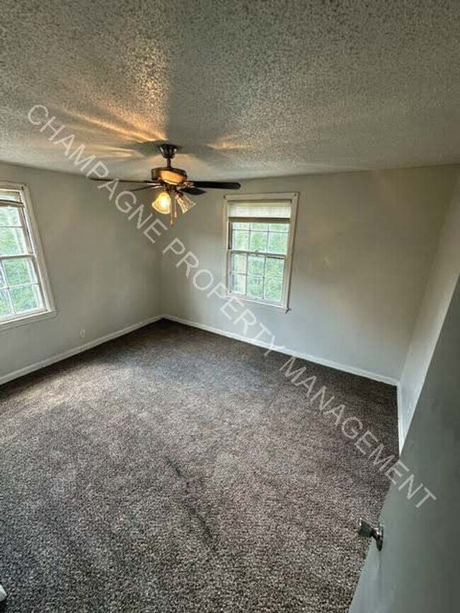 Building Photo - 5400 Swope Pkwy