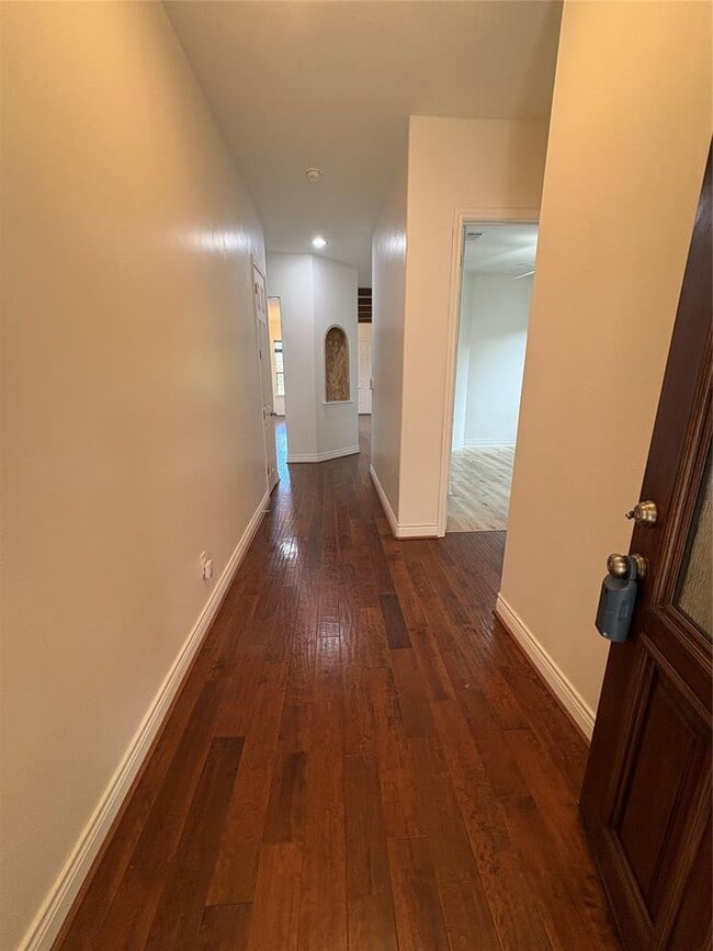 Building Photo - 3314 Thomas Kincheon St