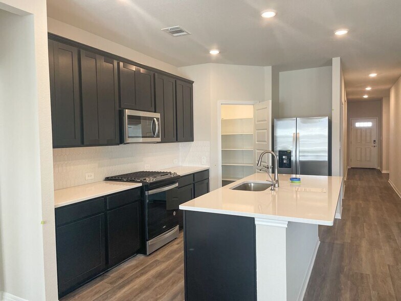 Building Photo - 124 Stellar Wind Dr
