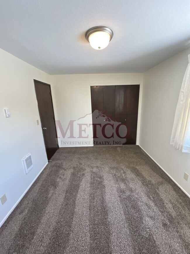 Building Photo - 14401