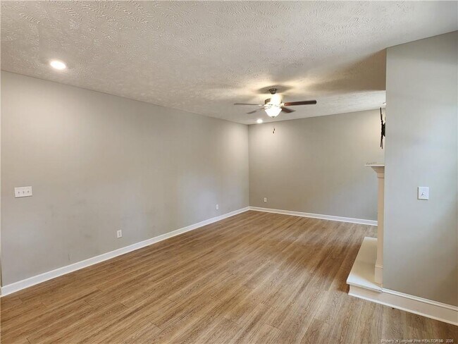 Building Photo - 111 Clearwater Harbor