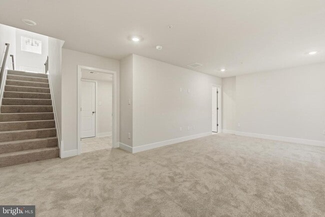 Building Photo - 1715 Water Xing Rd