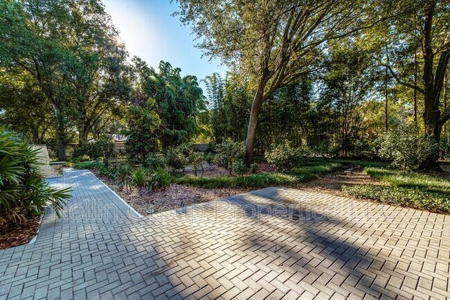 Building Photo - 1203 Easton Dr