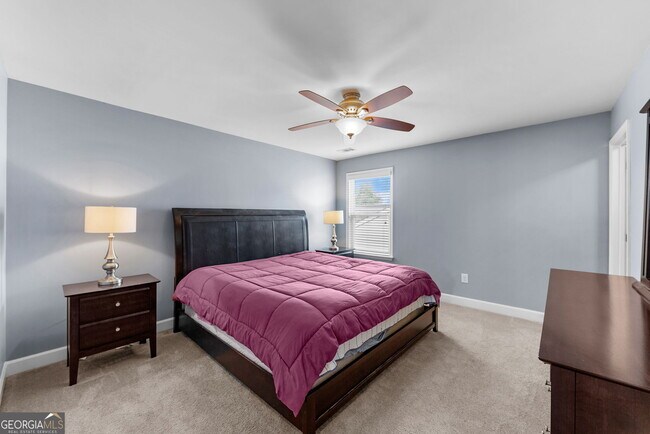 Building Photo - 736 Firefly Ct