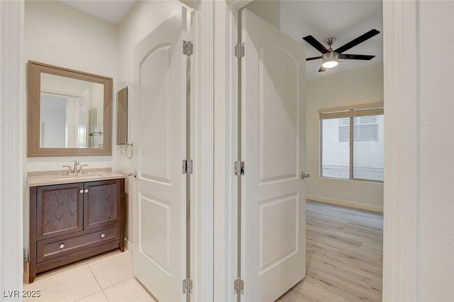 Building Photo - 1068 Riddle Glen St