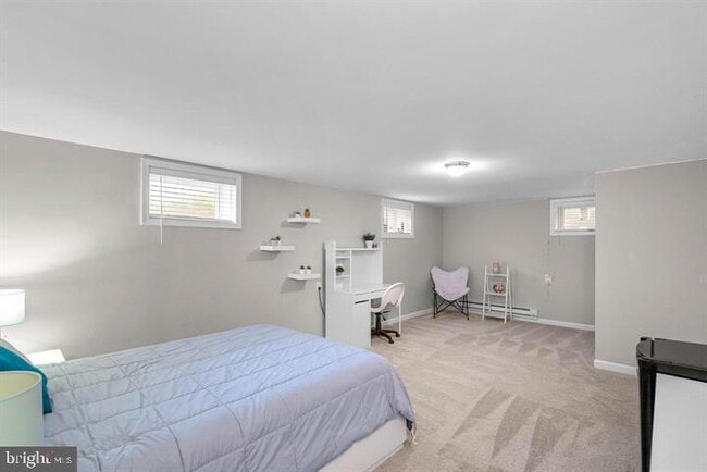 Building Photo - 15027 Braddock Rd