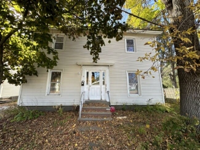Building Photo - 79 Parker St